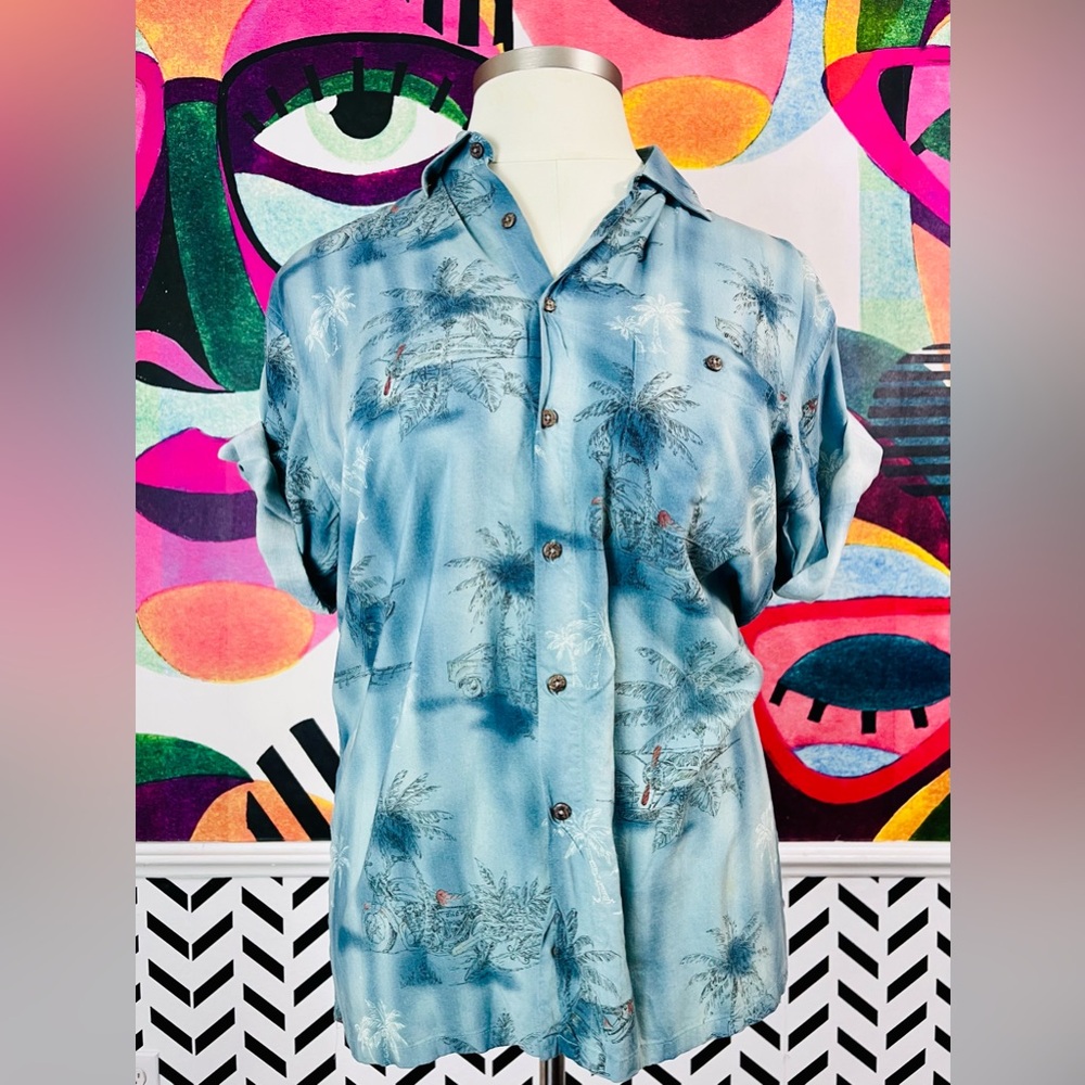 LAST CHANCE 🌈 VTG 1990s Tropical Print Blue Button-Up Shirt